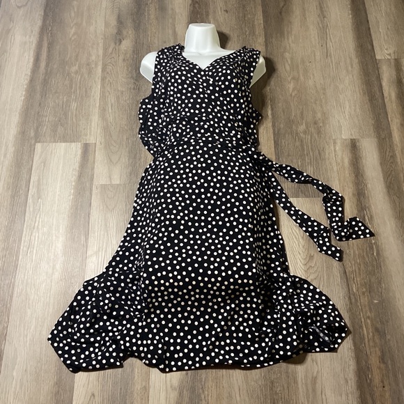 Hello Poshmark Fashionistas!!💍👛🕶👠 - Picture 3 of 5